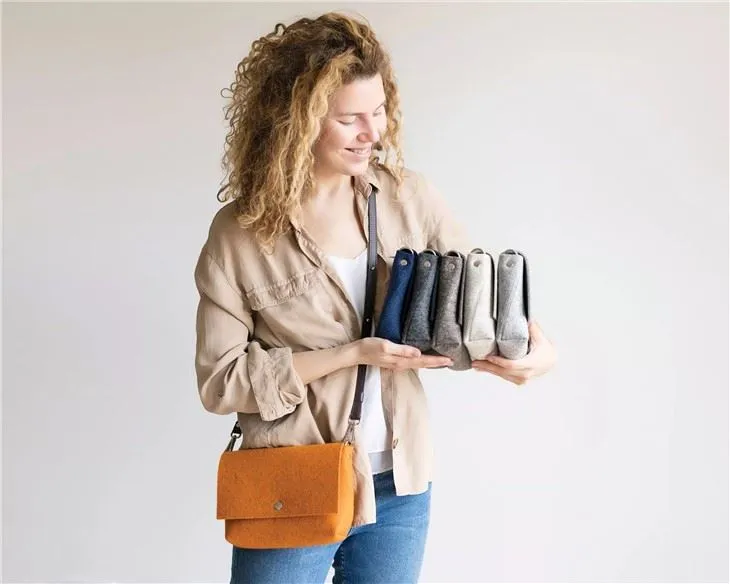 Повстяна сумка через плече